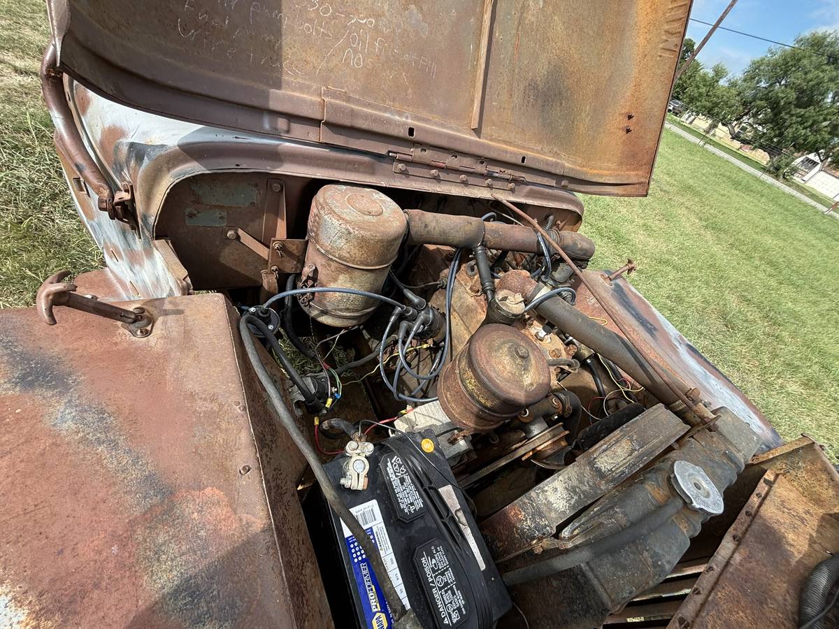 Jeep-1946-brown-20