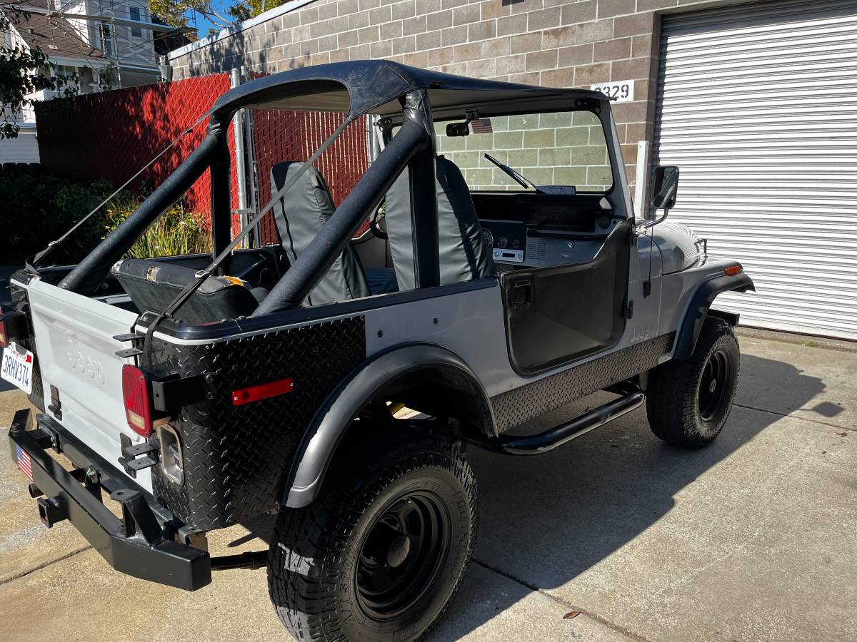 Jeep-1977-3