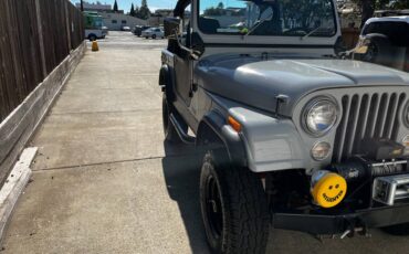 Jeep-1977-4