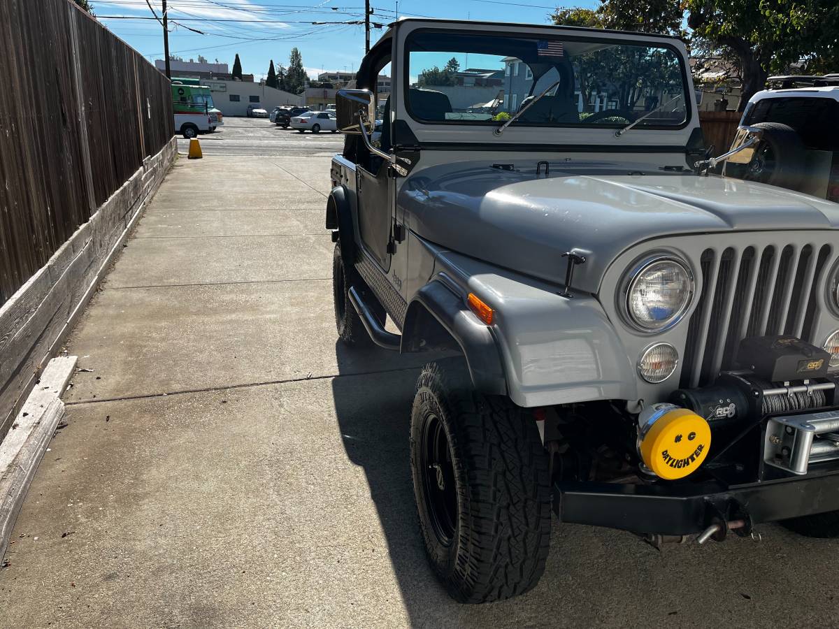 Jeep-1977-4