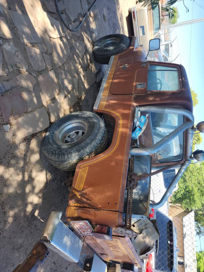 Jeep-1986-custom-2