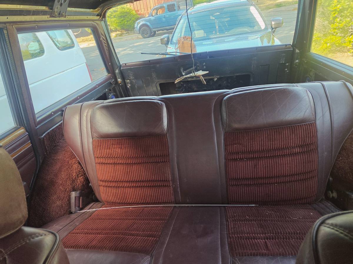 Jeep-1990-3