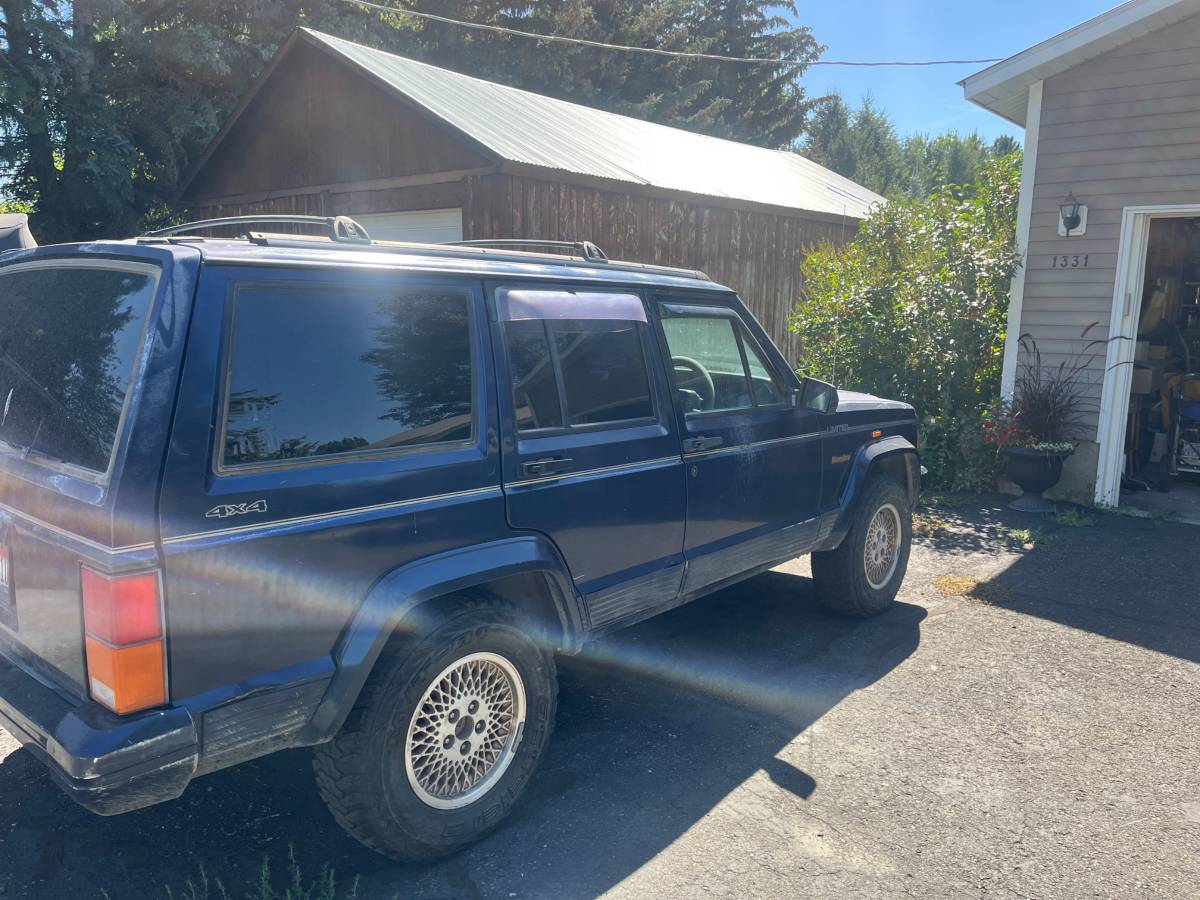 Jeep-1996-blue-4