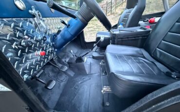 Jeep-CJ-1974-SUV-13