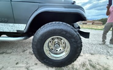 Jeep-CJ-1974-SUV-16