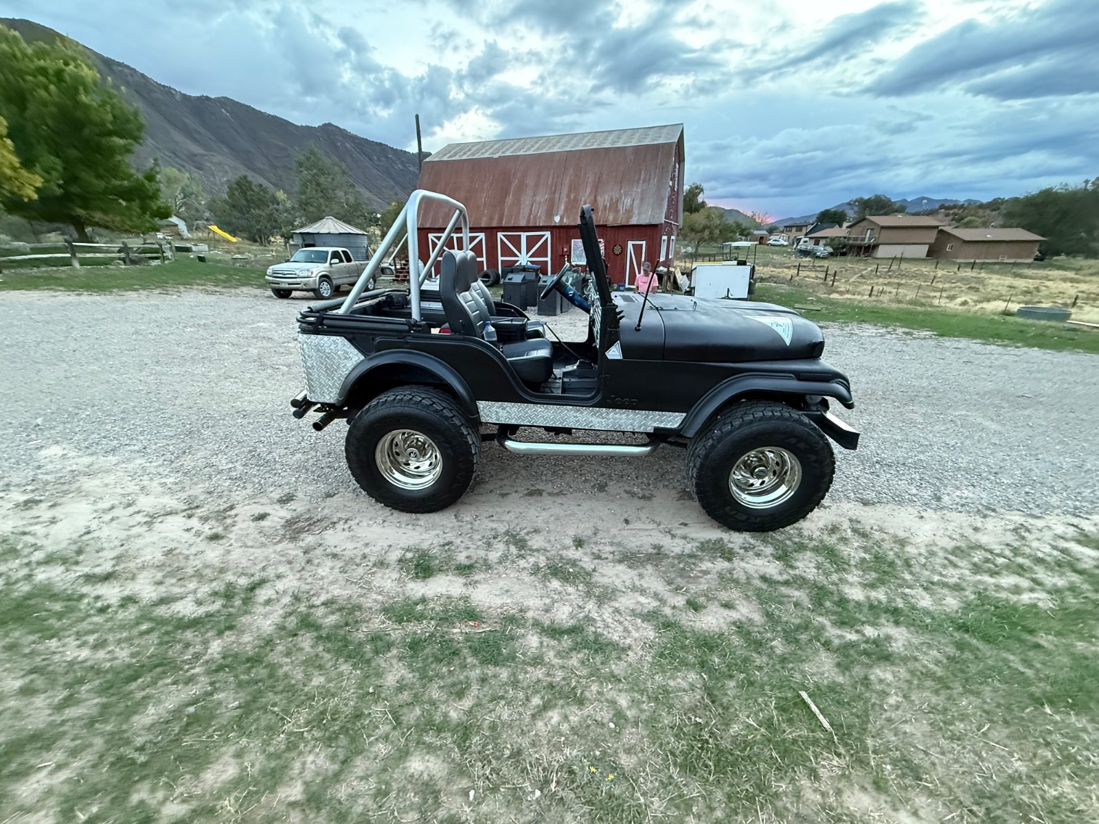 Jeep-CJ-1974-SUV-3