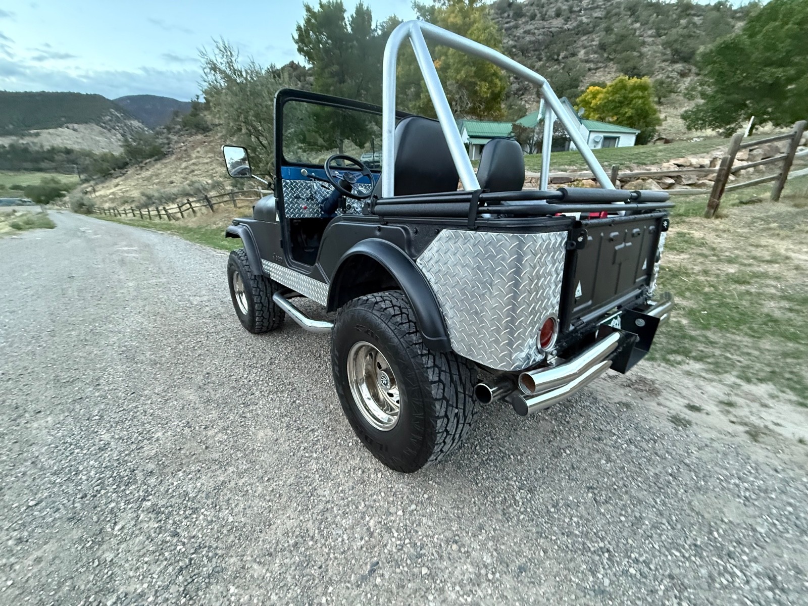 Jeep-CJ-1974-SUV-4
