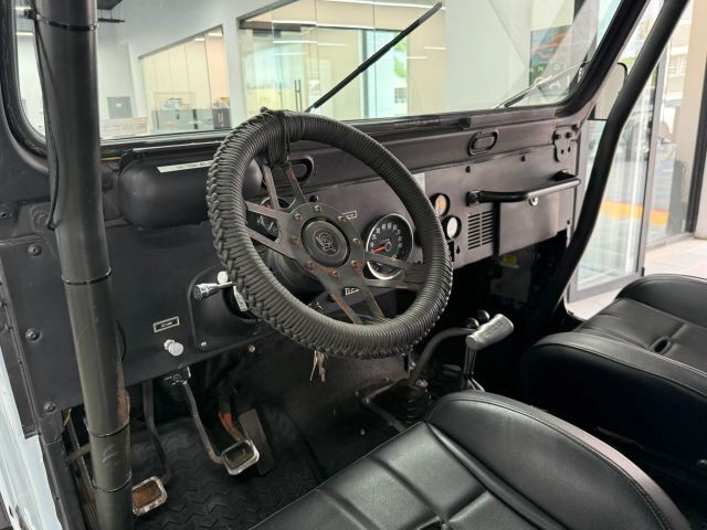 Jeep-CJ-1975-10