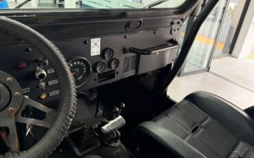 Jeep-CJ-1975-12