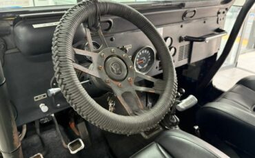 Jeep-CJ-1975-13