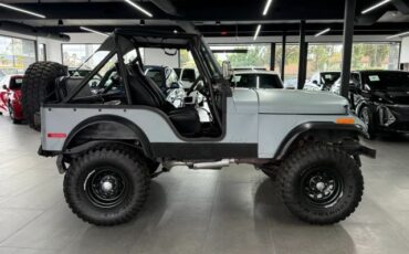 Jeep-CJ-1975-3