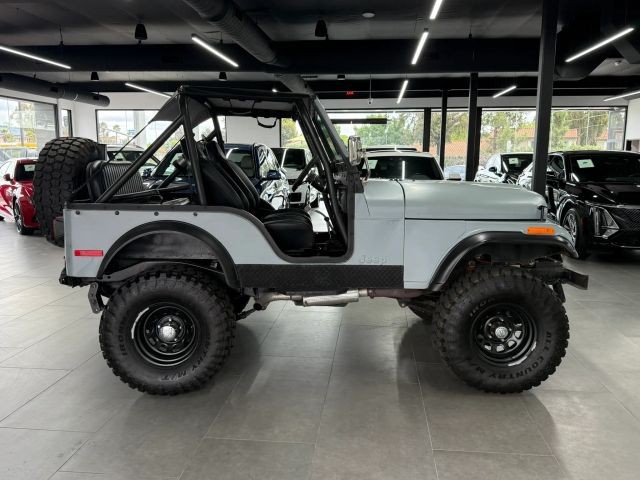 Jeep-CJ-1975-3