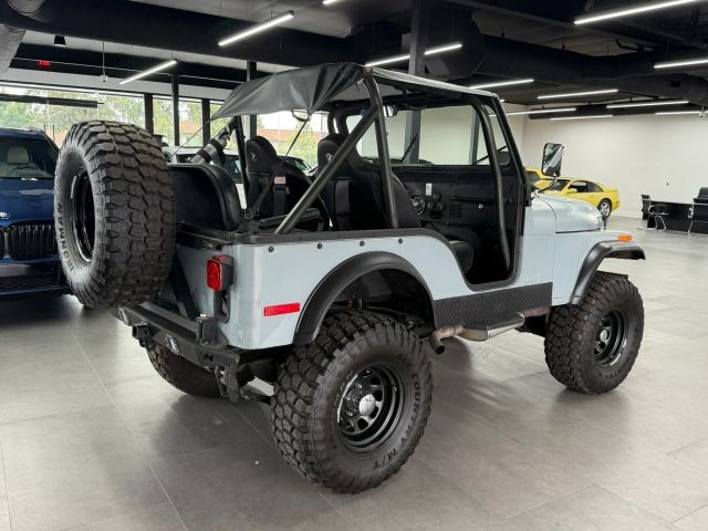 Jeep-CJ-1975-4