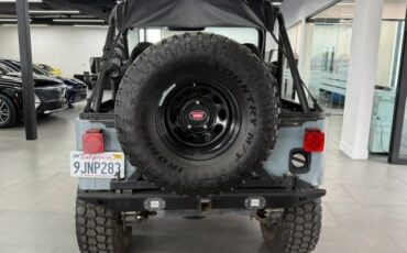 Jeep-CJ-1975-5