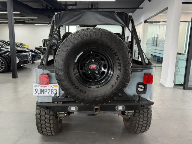 Jeep-CJ-1975-5