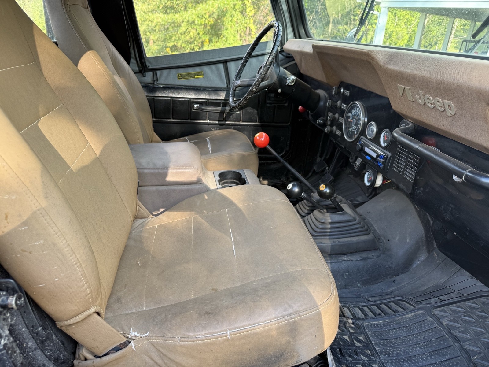 Jeep-CJ-1981-SUV-27