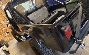 Jeep-CJ-1981-SUV-3