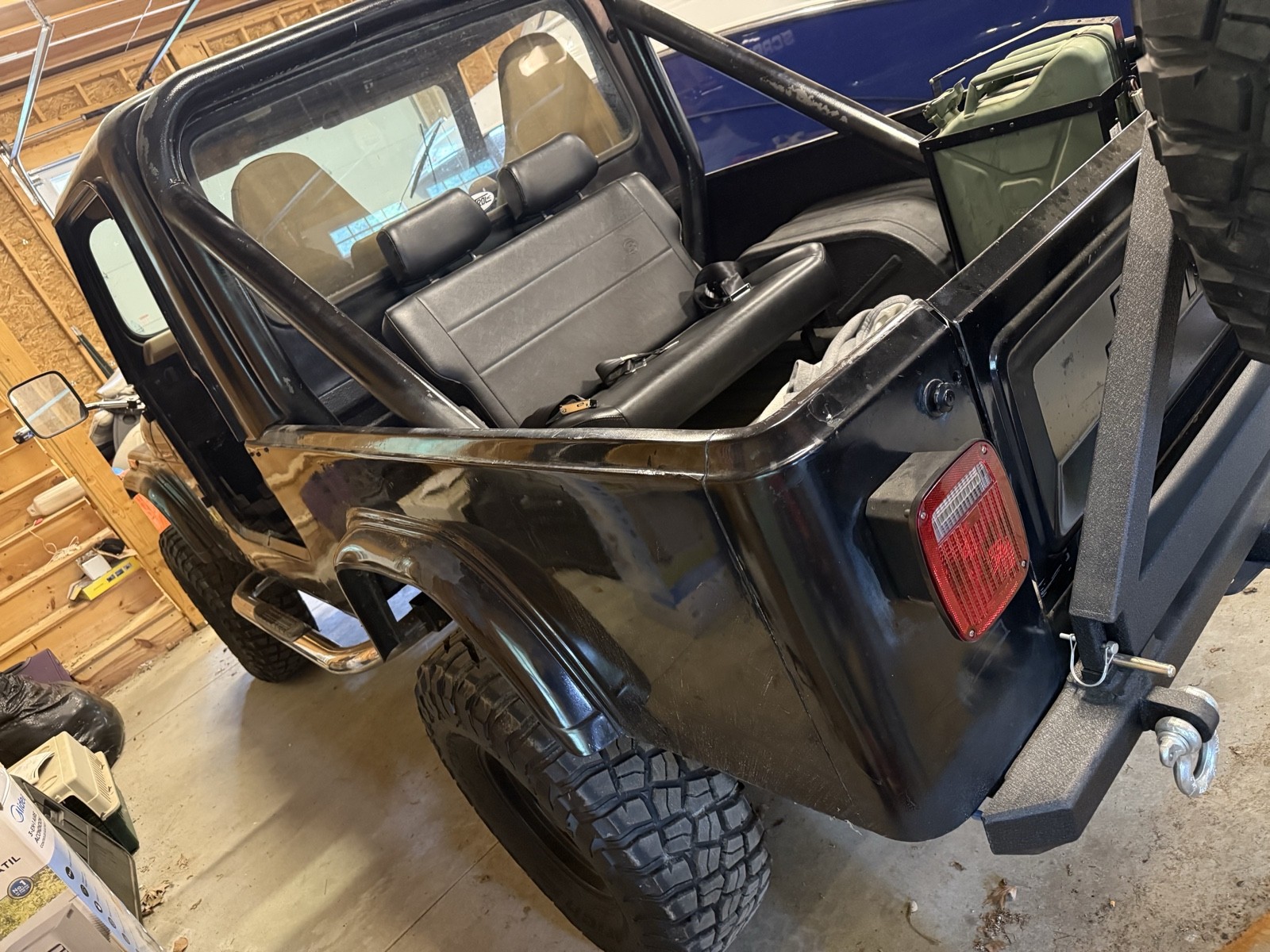 Jeep-CJ-1981-SUV-3