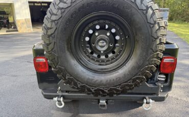 Jeep-CJ-1981-SUV-9