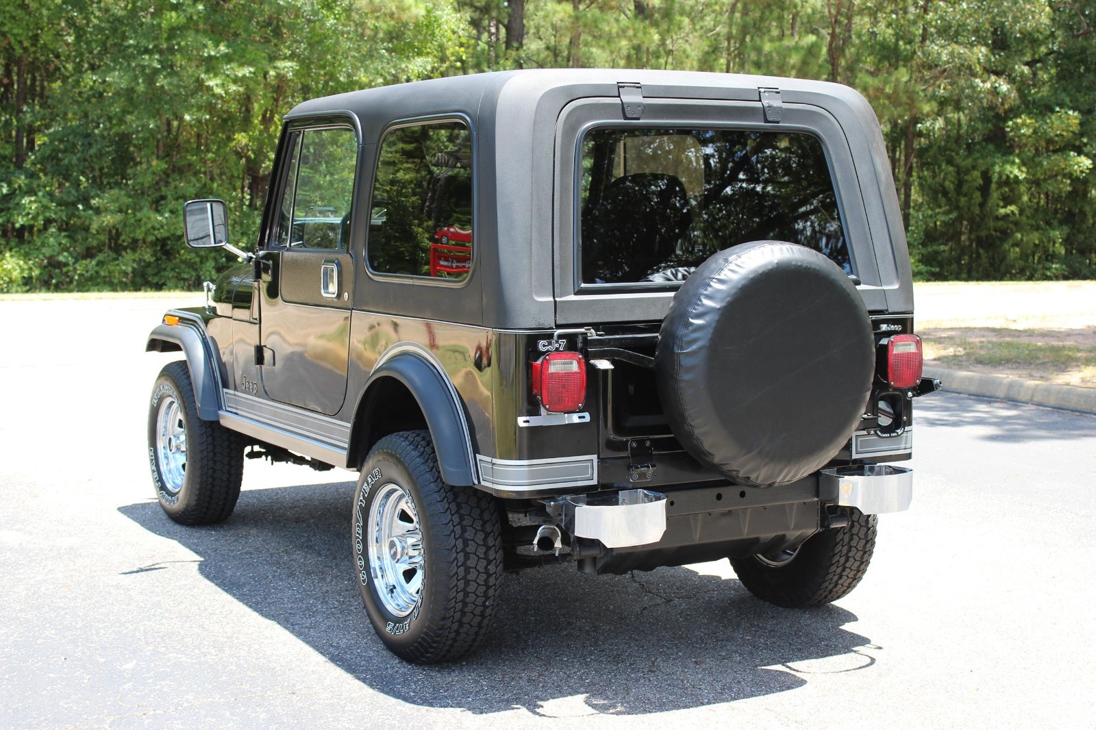 Jeep-CJ-1983-SUV-10