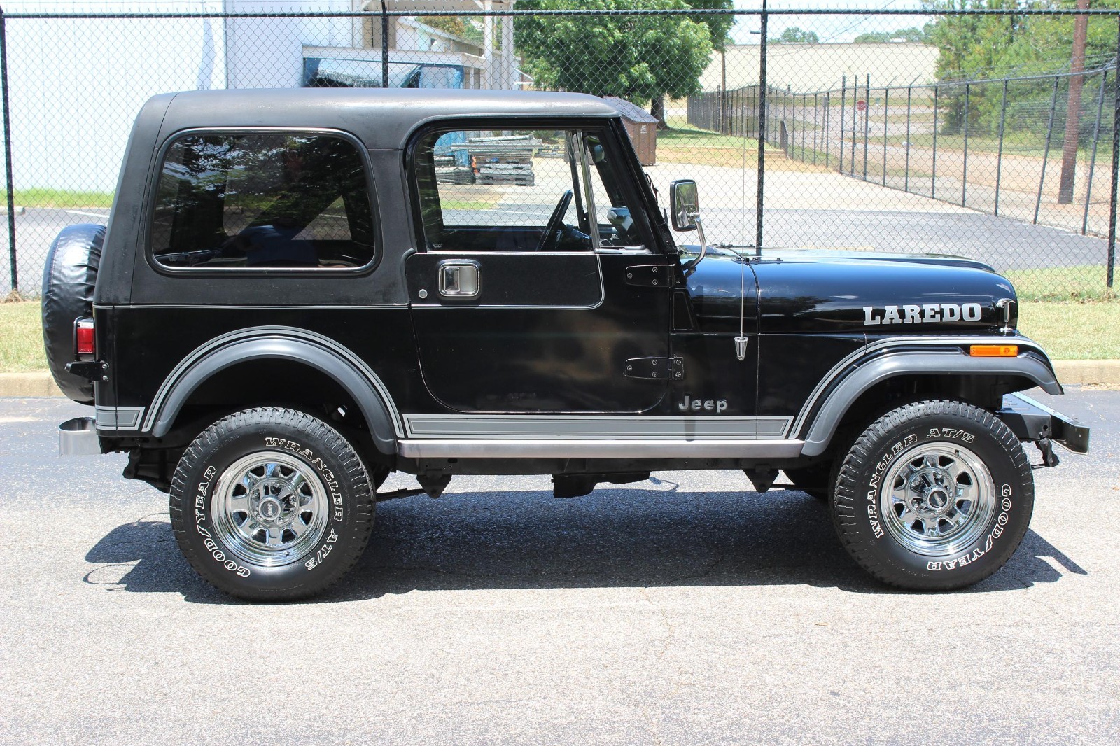 Jeep-CJ-1983-SUV-12