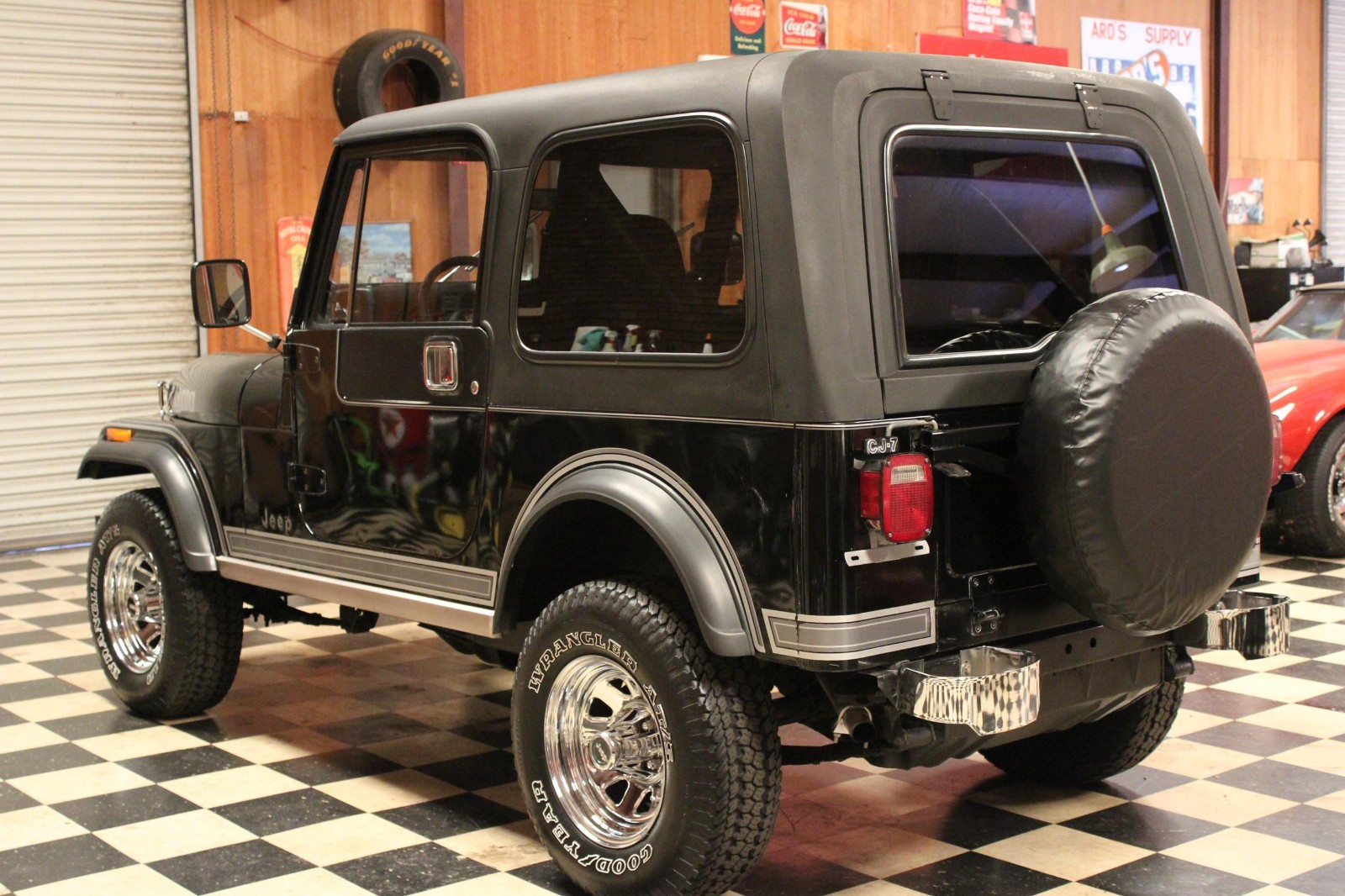 Jeep-CJ-1983-SUV-3