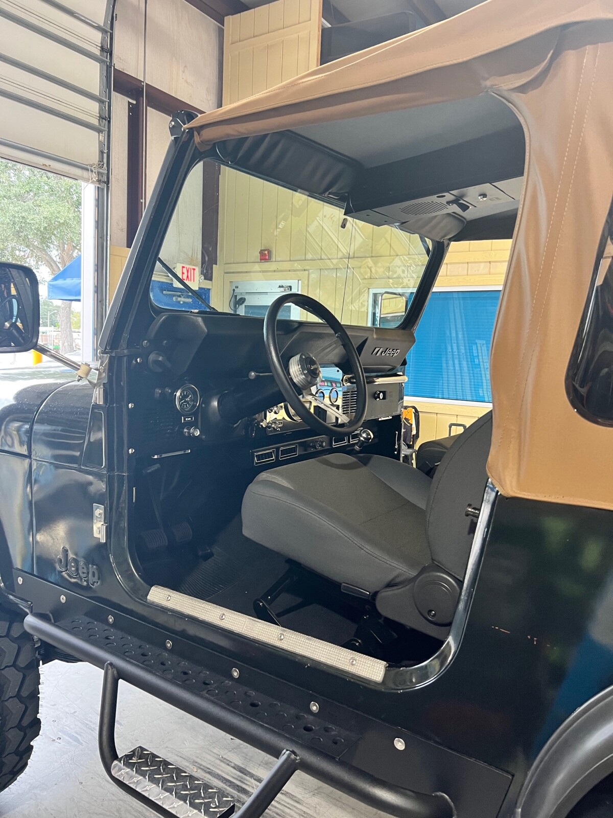 Jeep-CJ-1986-21