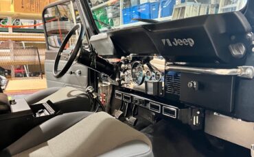 Jeep-CJ-1986-23