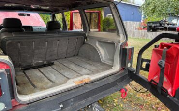 Jeep-Cherokee-1989-SUV-14