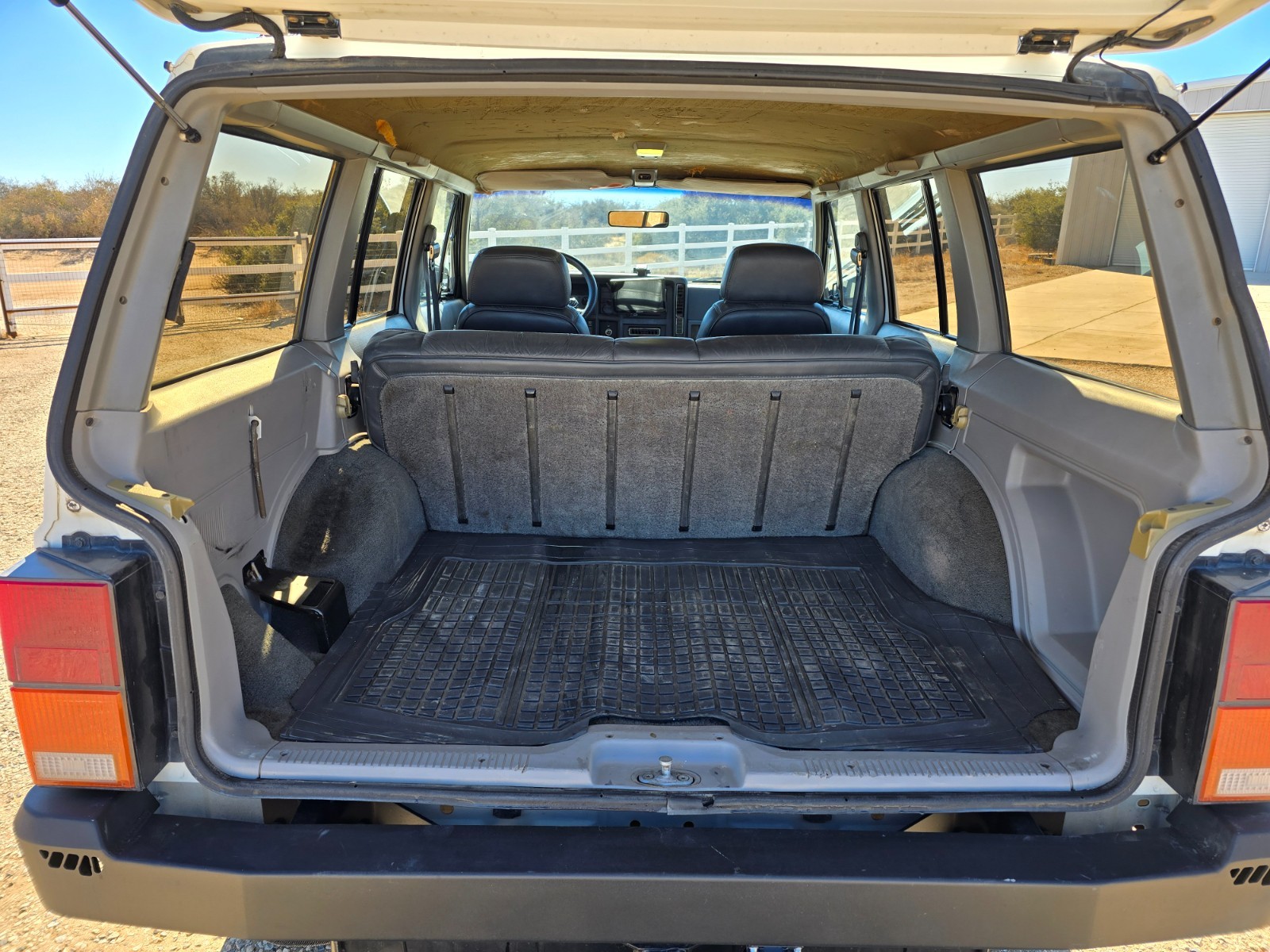 Jeep-Cherokee-1989-SUV-6