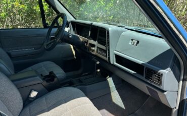 Jeep-Cherokee-1990-SUV-6