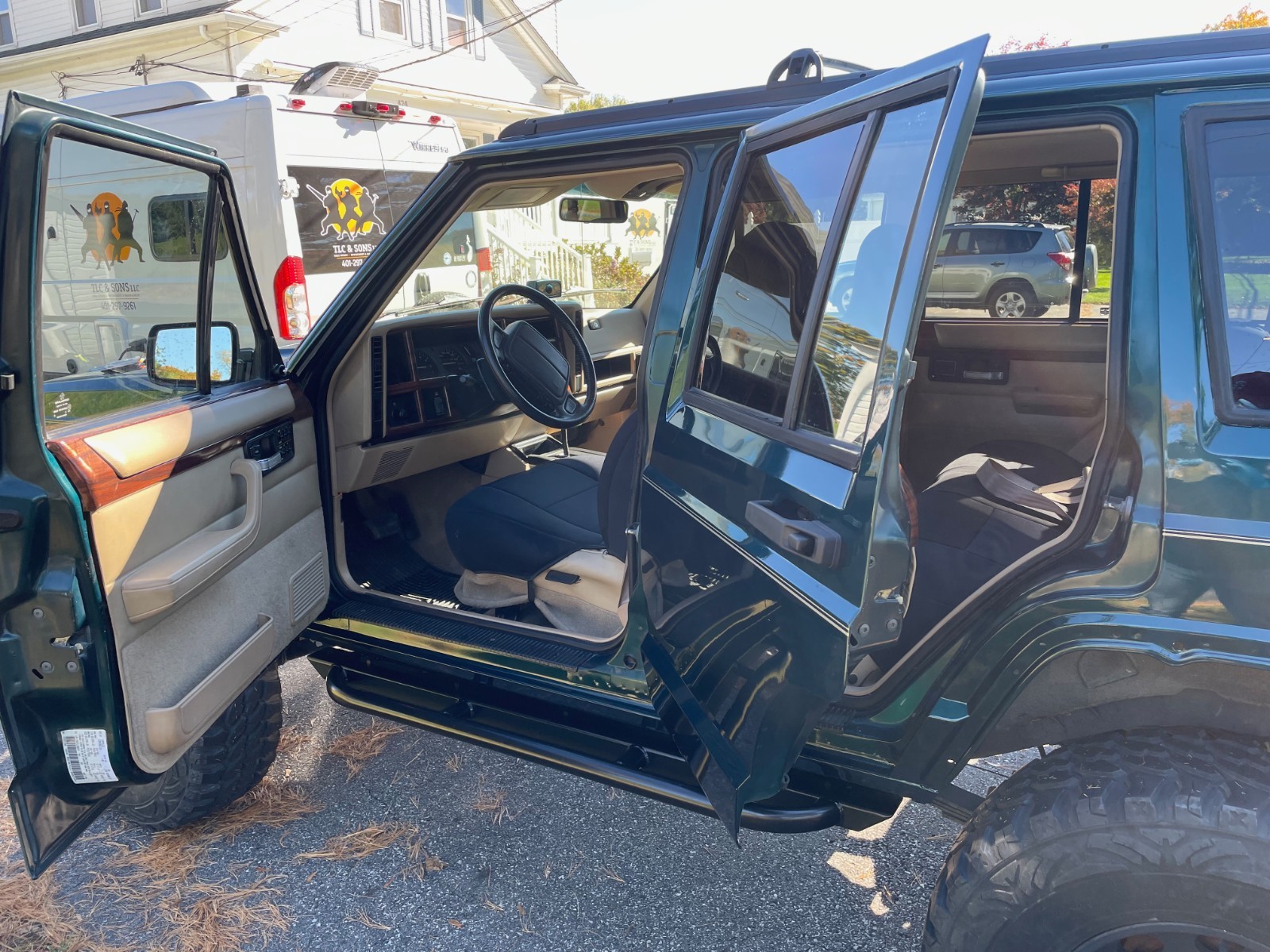 Jeep-Cherokee-1996-SUV-11