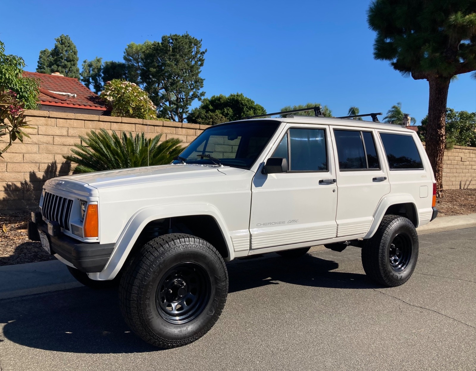 Jeep-Cherokee-1996-SUV