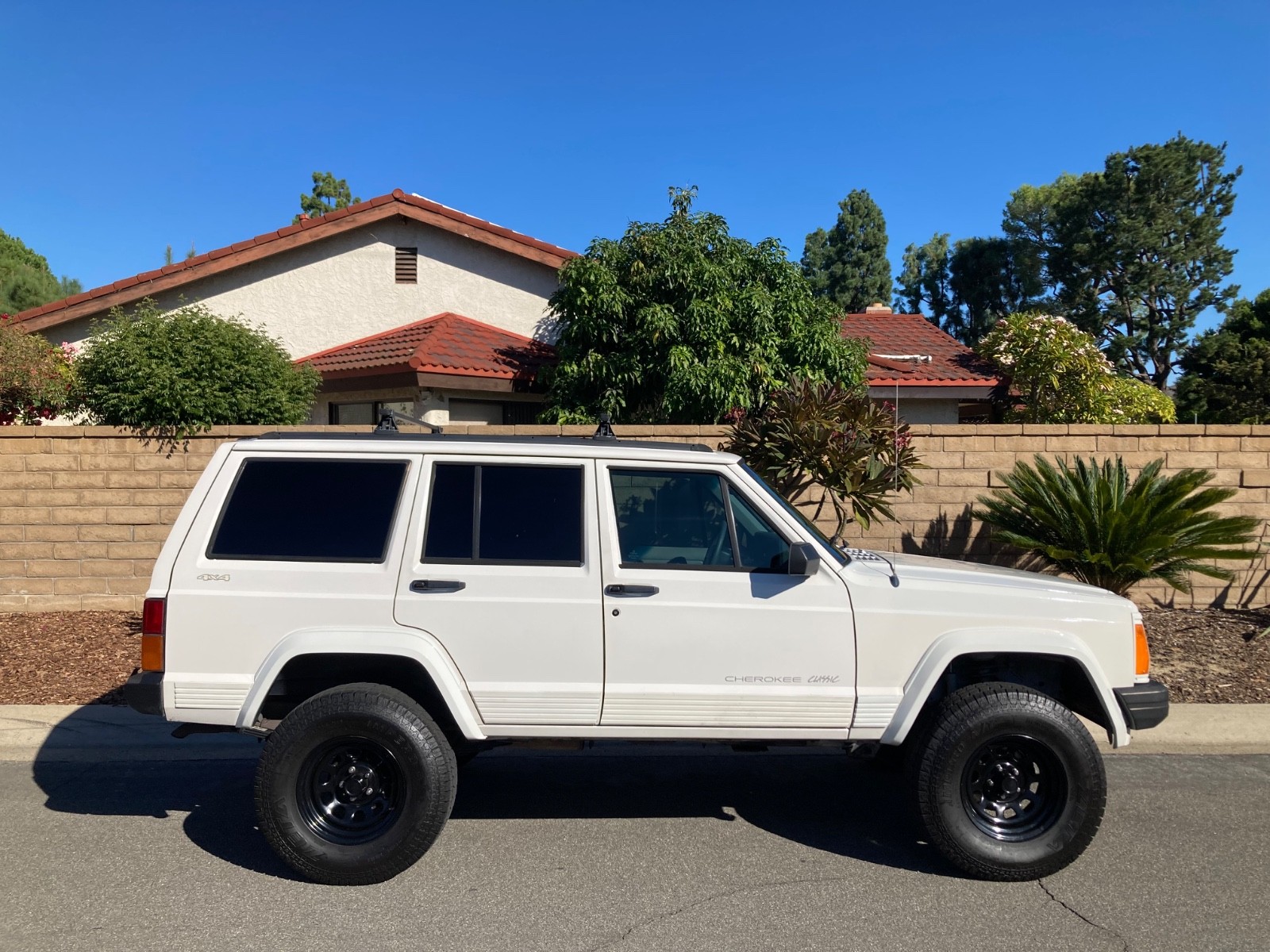 Jeep-Cherokee-1996-SUV-6