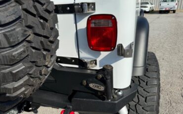 Jeep-Cj-resto-mod-LS-4L60E-trans-1978-19