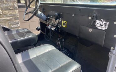Jeep-Cj5-1974-Grey-Black-3