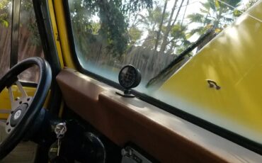 Jeep-Cj7-1978-Yellow-Tan-3