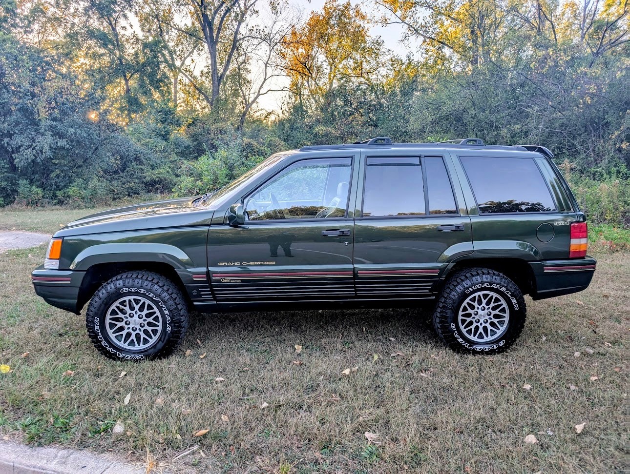 Jeep-Grand-Cherokee-1995-SUV-3
