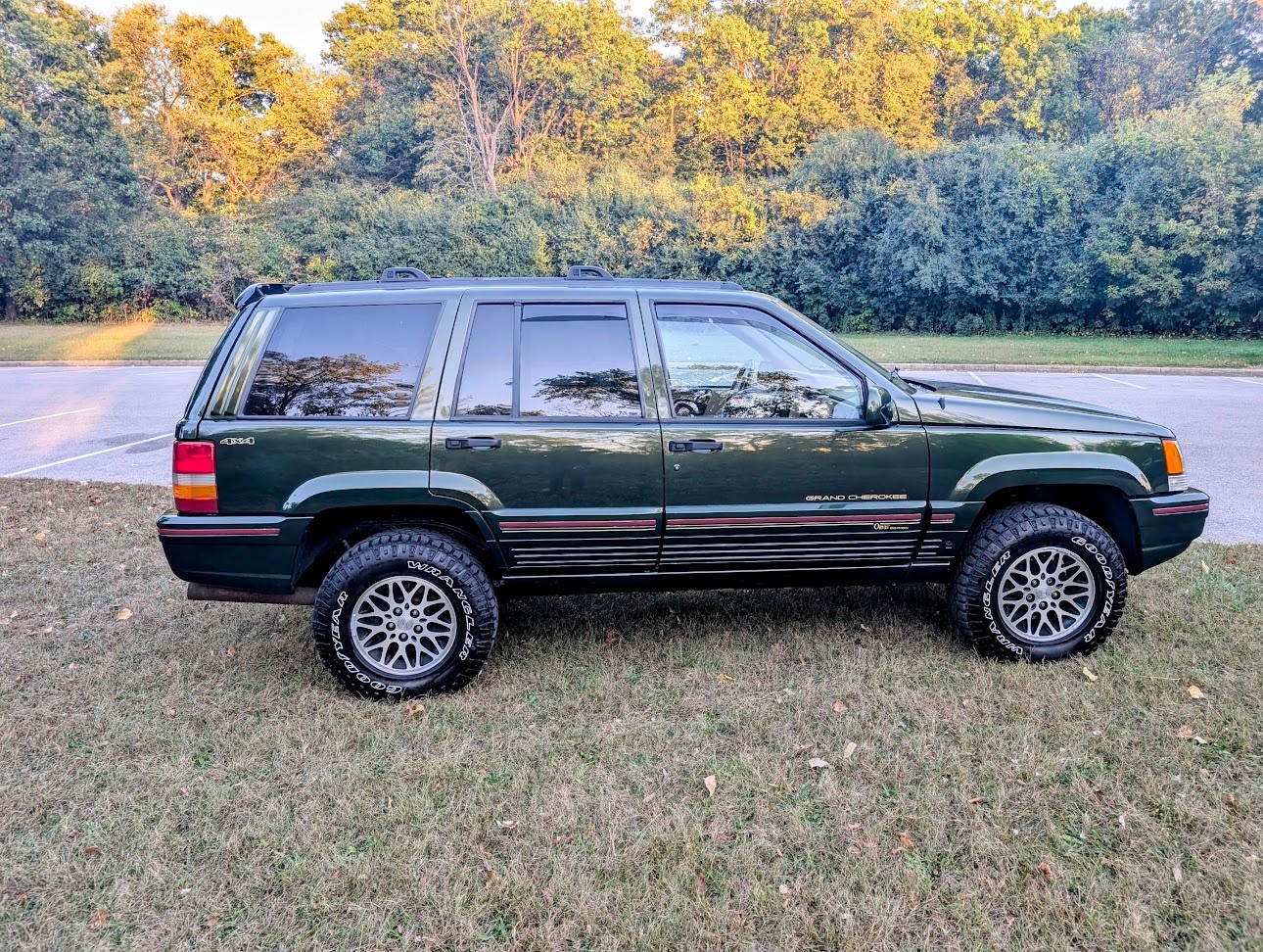 Jeep-Grand-Cherokee-1995-SUV-8