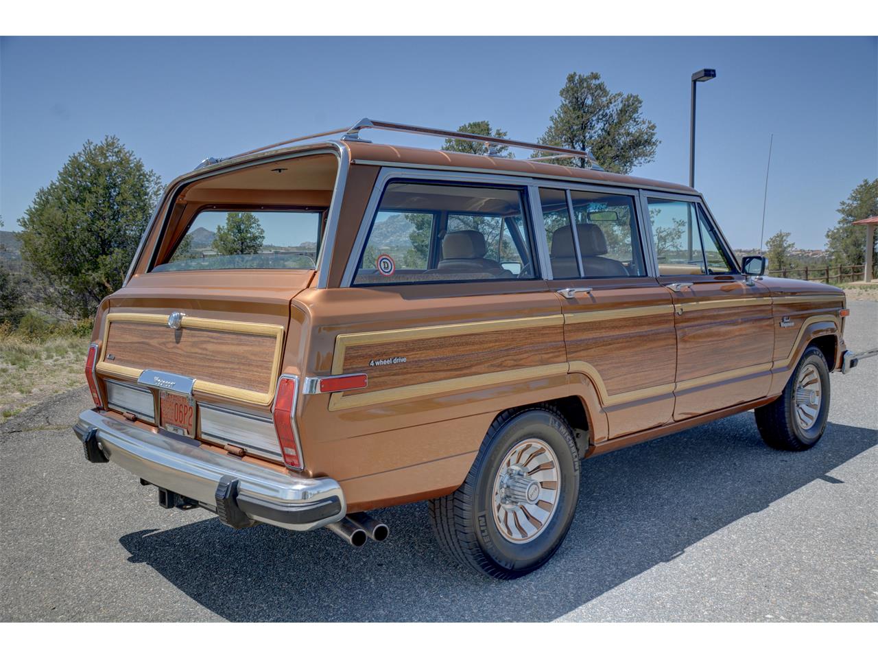 Jeep-Grand-wagoneer-1985-Sand-Tan-1