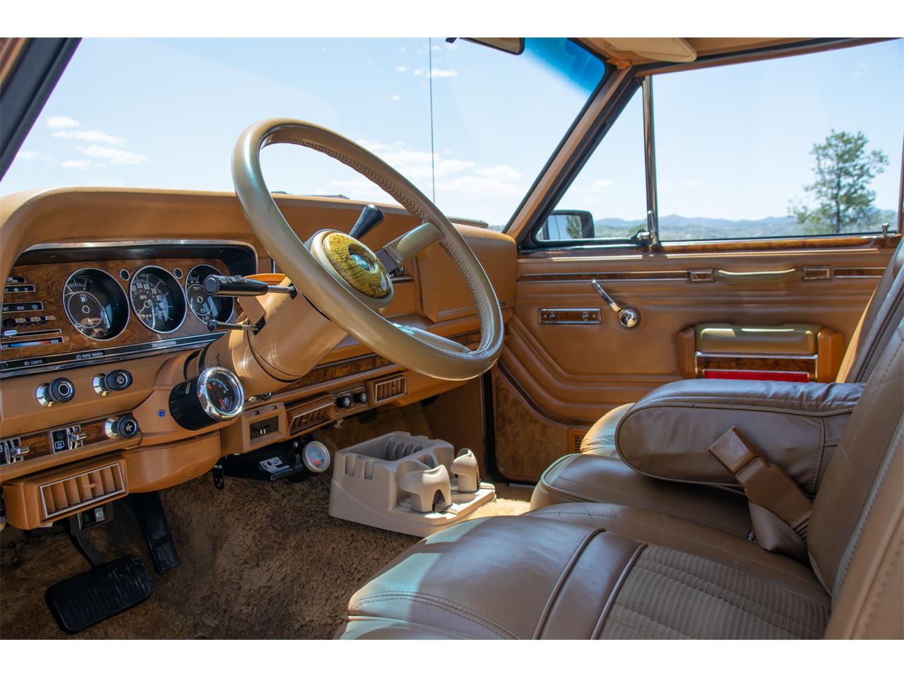 Jeep-Grand-wagoneer-1985-Sand-Tan-20