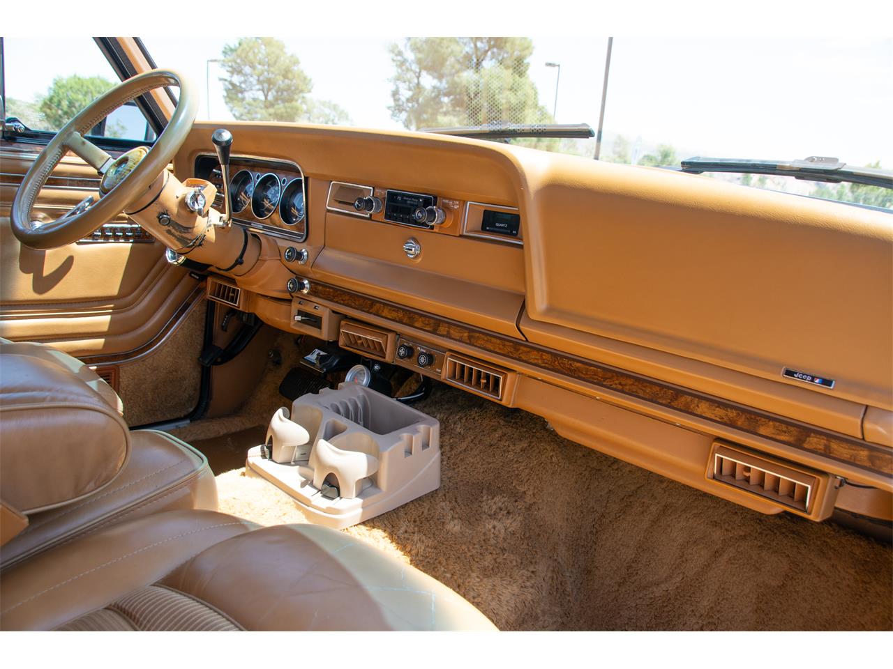 Jeep-Grand-wagoneer-1985-Sand-Tan-27