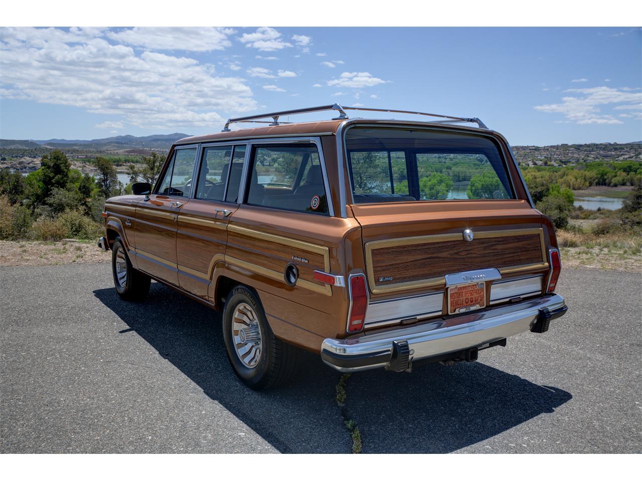Jeep-Grand-wagoneer-1985-Sand-Tan-4