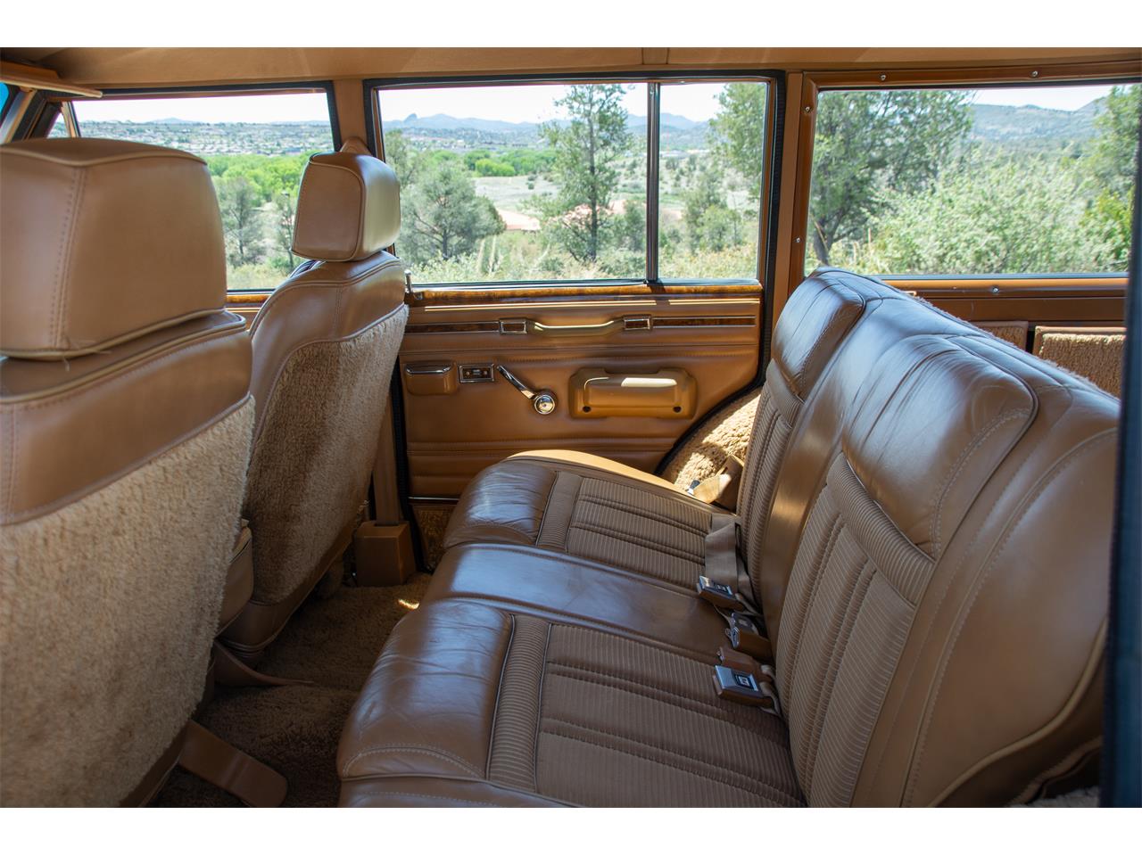 Jeep-Grand-wagoneer-1985-Sand-Tan-8