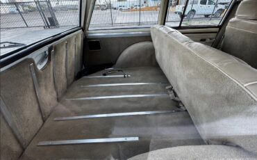 Jeep-Grand-wagoneer-1989-White-Tan-3