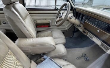 Jeep-Grand-wagoneer-1989-White-Tan-7
