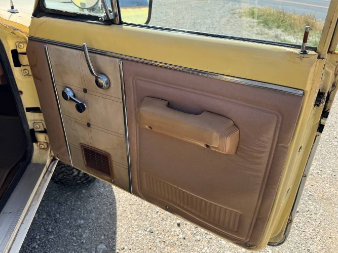 Jeep-J10-1979-Yellow-6