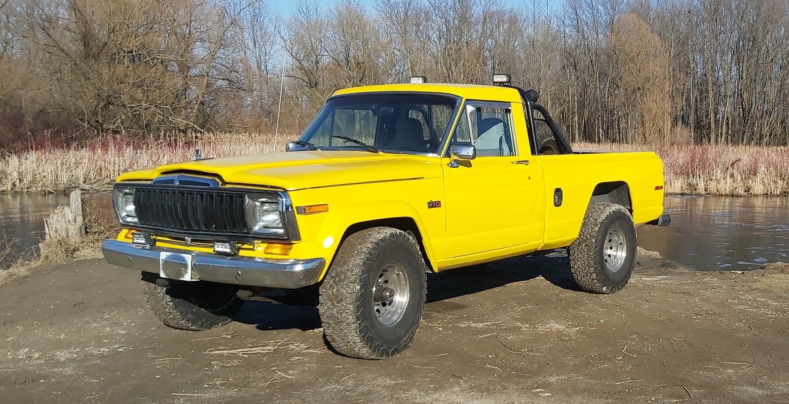 Jeep J10 1984 Standard Cab Pickup