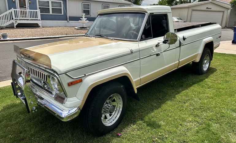Jeep-J4000-1972-White-Black