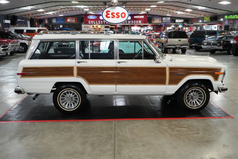 Jeep-Other-1989-White-Burgundy-18